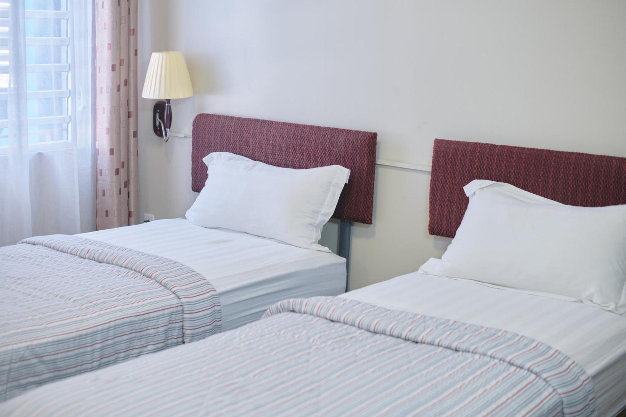 Gess Hotel 帕拉马里博 外观 照片