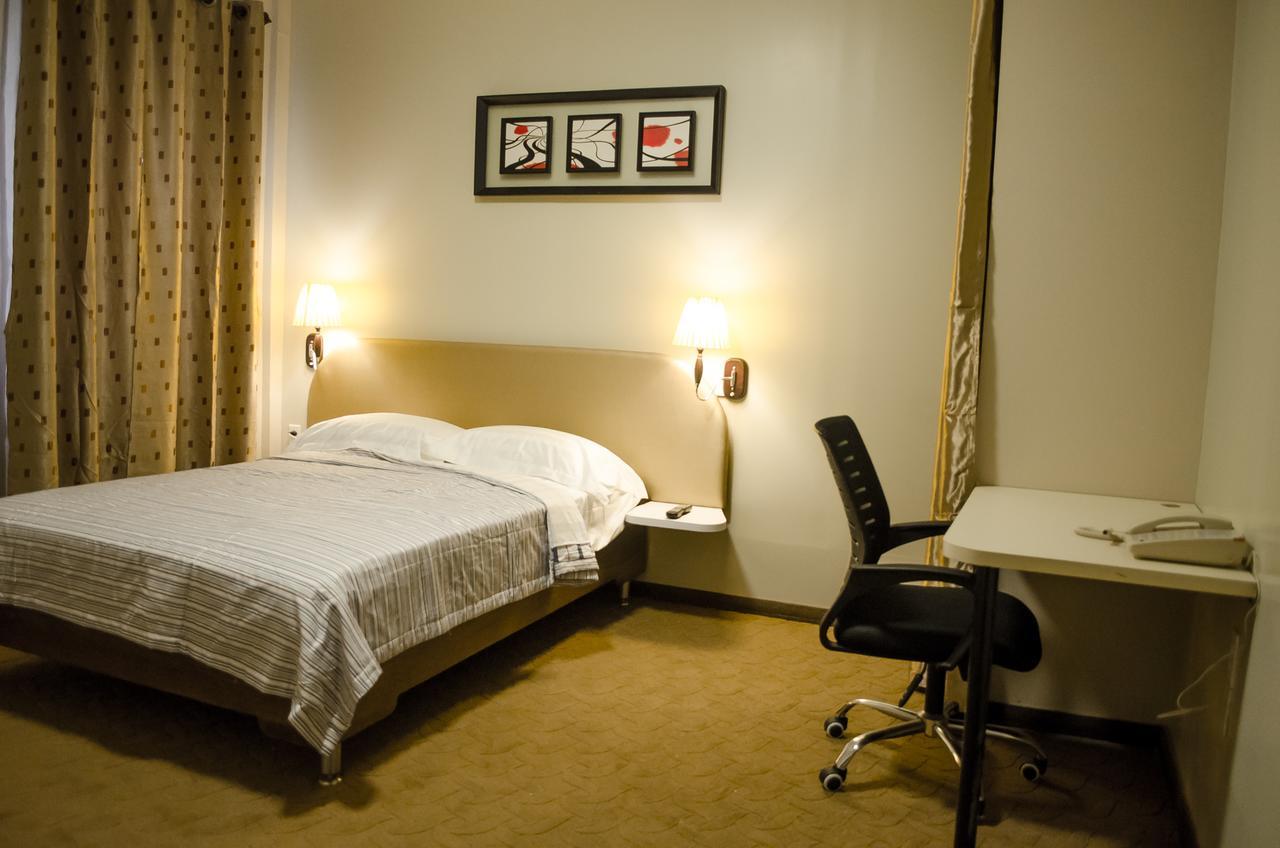 Gess Hotel 帕拉马里博 外观 照片