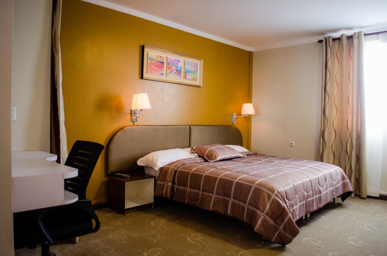 Gess Hotel 帕拉马里博 外观 照片