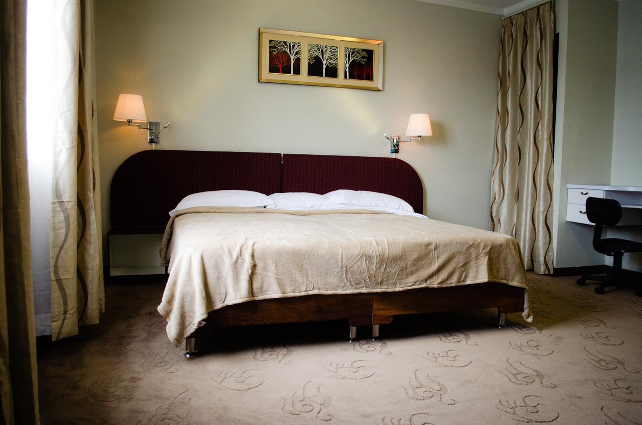 Gess Hotel 帕拉马里博 外观 照片