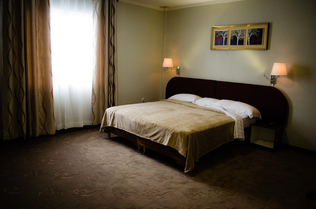 Gess Hotel 帕拉马里博 外观 照片