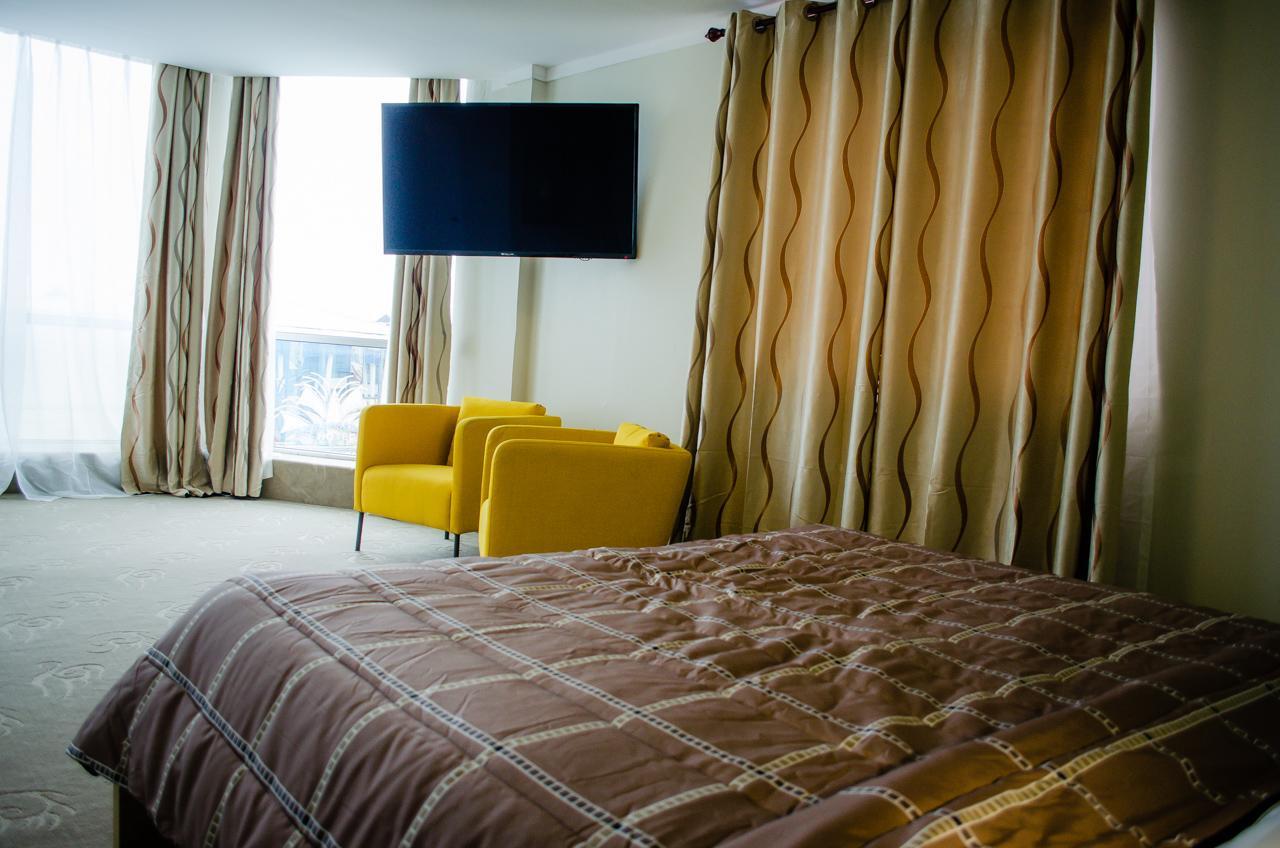 Gess Hotel 帕拉马里博 外观 照片